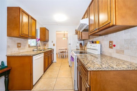 Villa ou maison à vendre à Longwood, Floride: 3 chambres, 148.46 m2 № 2150702 - photo 3