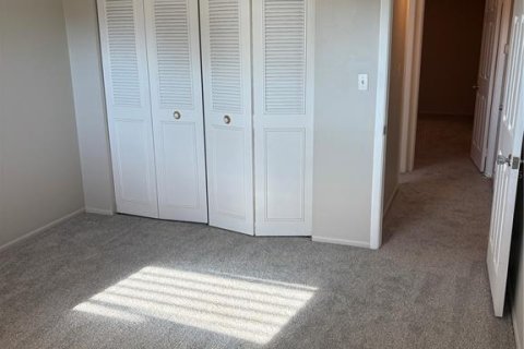 Condo in Saint Petersburg, Florida, 2 bedrooms № 2101364 - photo 10