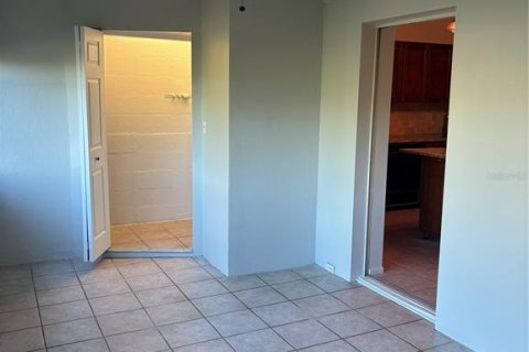 Condo in Saint Petersburg, Florida, 2 bedrooms № 2101364 - photo 14