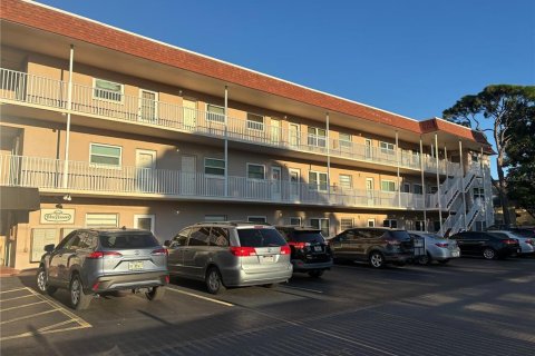 Condo in Saint Petersburg, Florida, 2 bedrooms  № 2101364