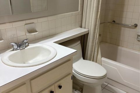 Condo in Saint Petersburg, Florida, 2 bedrooms № 2101364 - photo 15