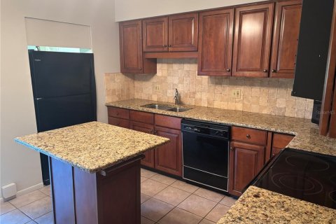 Condo in Saint Petersburg, Florida, 2 bedrooms № 2101364 - photo 3