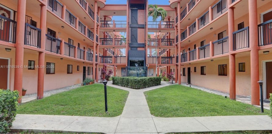 Condo in Hialeah, Florida, 2 bedrooms  № 1927976