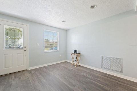 Villa ou maison à vendre à Holiday, Floride: 2 chambres, 78.78 m2 № 1873592 - photo 5