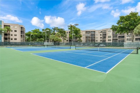 Condominio en venta en Pembroke Pines, Florida, 1 dormitorio, 71.81 m2 № 2006456 - foto 3