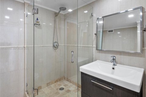 Copropriété à vendre à Miami Beach, Floride: 1 chambre, 105.26 m2 № 2031395 - photo 17