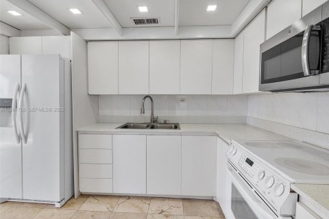 Copropriété à vendre à Miami Beach, Floride: 1 chambre, 105.26 m2 № 2031395 - photo 6