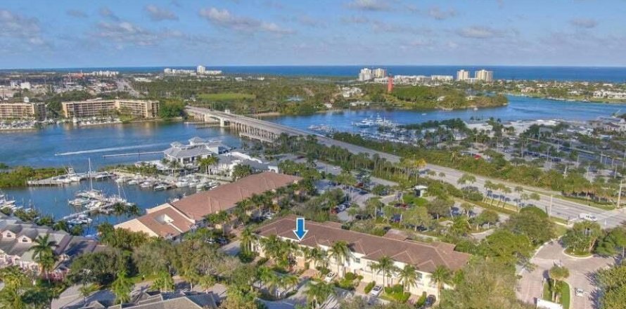 Adosado en Jupiter, Florida 3 dormitorios, 180.88 m2 № 1154559