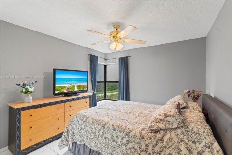Condo in Boca Raton, Florida, 2 bedrooms  № 1817038 - photo 12
