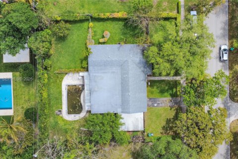 Casa en venta en Miami, Florida, 4 dormitorios, 248.05 m2 № 2058946 - foto 12