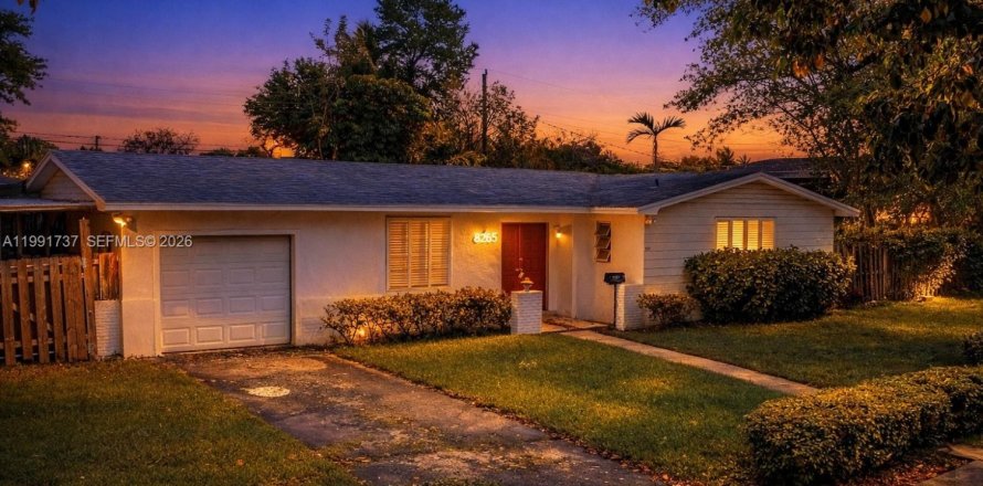 Casa en Miami, Florida 4 dormitorios, 248.05 m2 № 2058946