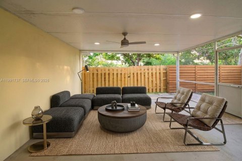 Casa en venta en Miami, Florida, 4 dormitorios, 248.05 m2 № 2058946 - foto 8