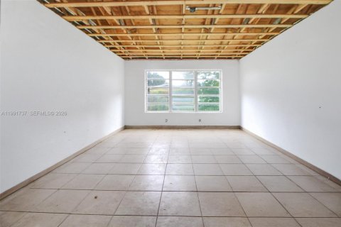 Casa en venta en Miami, Florida, 4 dormitorios, 248.05 m2 № 2058946 - foto 19