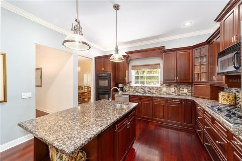 House in Gainesville, Florida 3 bedrooms, 254.55 sq.m. № 1917807 - photo 12