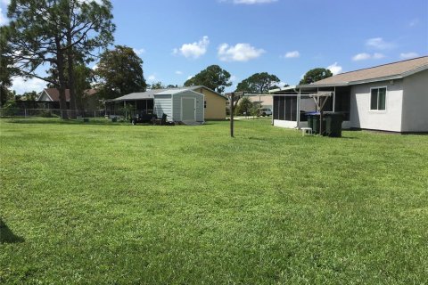Villa ou maison à vendre à North Port, Floride: 2 chambres, 82.5 m2 № 2114731 - photo 9