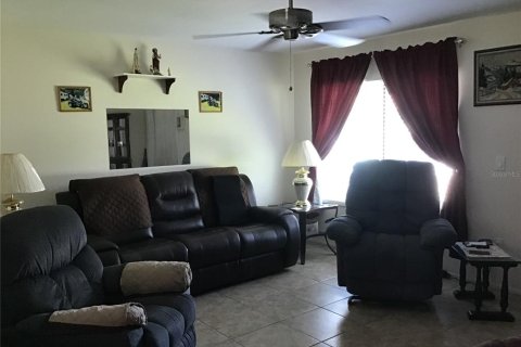 Villa ou maison à vendre à North Port, Floride: 2 chambres, 82.5 m2 № 2114731 - photo 2