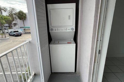 Снять в аренду кондоминиум в Хайалиа, Флорида 2 спальни, 95.13м2, № 1989726 - фото 8