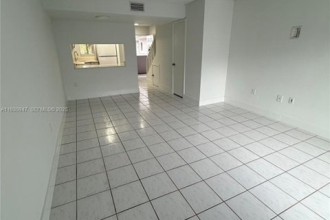 Снять в аренду кондоминиум в Хайалиа, Флорида 2 спальни, 95.13м2, № 1989726 - фото 2