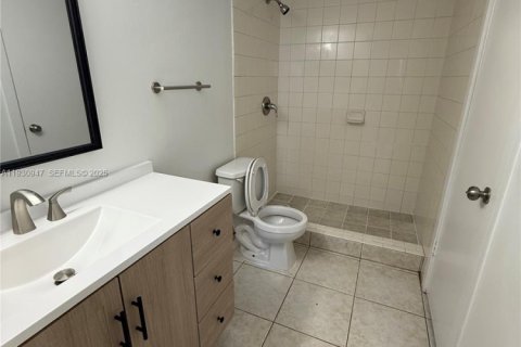 Снять в аренду кондоминиум в Хайалиа, Флорида 2 спальни, 95.13м2, № 1989726 - фото 5