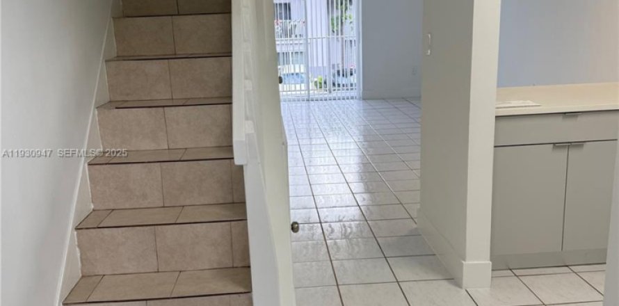 Кондоминиум с 2 спальнями в Хайалиа, Флорида № 1989726