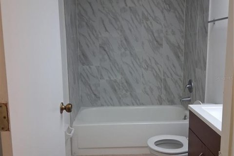 Villa ou maison à louer à Palm Harbor, Floride: 1 chambre, 65.68 m2 № 1538554 - photo 10