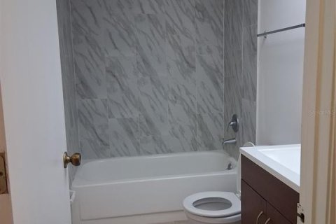 Villa ou maison à louer à Palm Harbor, Floride: 1 chambre, 65.68 m2 № 1538554 - photo 11