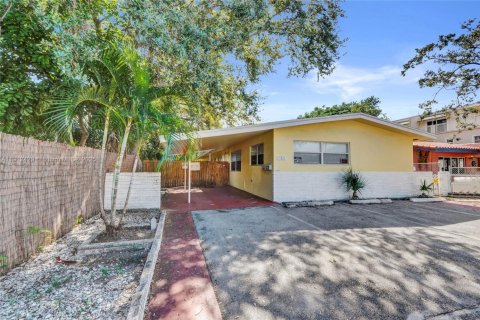 House in Fort Lauderdale, Florida 1 bedroom, 193.89 sq.m. № 2016121 - photo 3