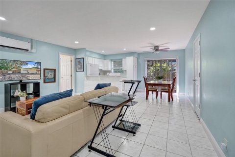 House in Fort Lauderdale, Florida 1 bedroom, 193.89 sq.m. № 2016121 - photo 5