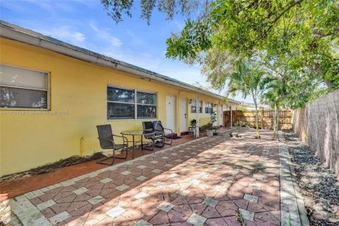 House in Fort Lauderdale, Florida 1 bedroom, 193.89 sq.m. № 2016121 - photo 28