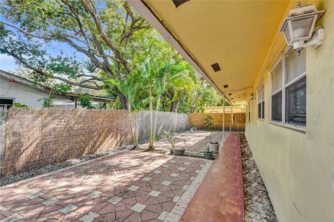 House in Fort Lauderdale, Florida 1 bedroom, 193.89 sq.m. № 2016121 - photo 24
