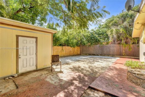 House in Fort Lauderdale, Florida 1 bedroom, 193.89 sq.m. № 2016121 - photo 30