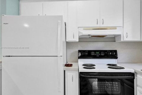 House in Fort Lauderdale, Florida 1 bedroom, 193.89 sq.m. № 2016121 - photo 15