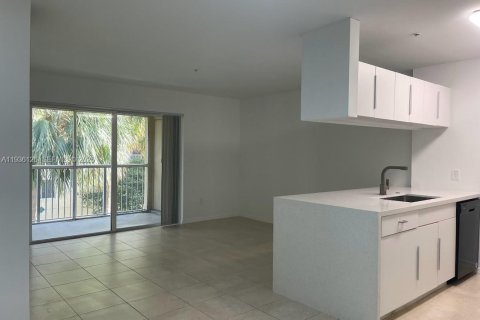 Condo in Hollywood, Florida, 1 bedroom  № 1994183 - photo 7