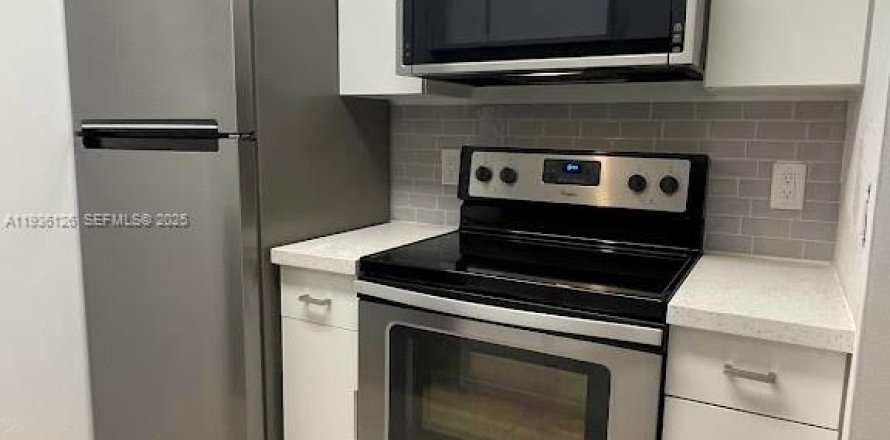 Condo in Hollywood, Florida, 1 bedroom  № 1994183