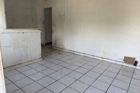 Propiedad comercial en venta en Miami, Florida, 82.5 m2 № 2048122 - foto 7