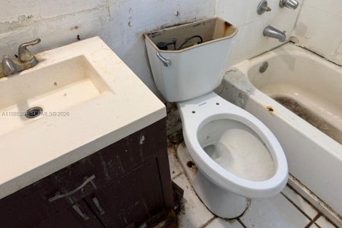 Propiedad comercial en venta en Miami, Florida, 82.5 m2 № 2048122 - foto 12