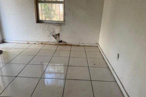 Propiedad comercial en venta en Miami, Florida, 82.5 m2 № 2048122 - foto 8