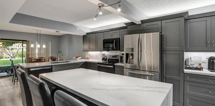 Adosado en Davie, Florida 3 dormitorios, 179.95 m2 № 1488209
