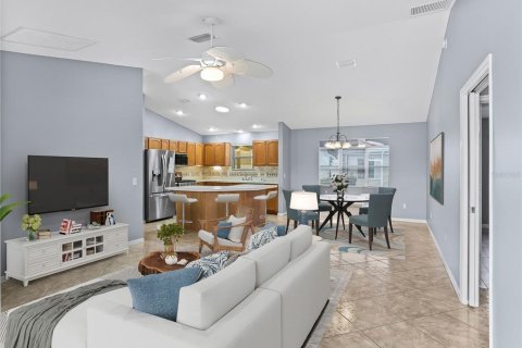 Casa en venta en The Villages, Florida, 3 dormitorios, 141.86 m2 № 1913203 - foto 5