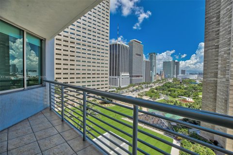 Condo in Miami, Florida, 2 bedrooms  № 1888763 - photo 4