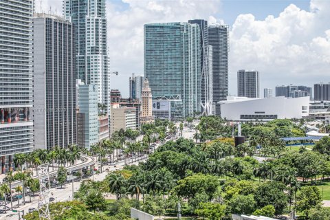 Condo in Miami, Florida, 2 bedrooms  № 1888763 - photo 7