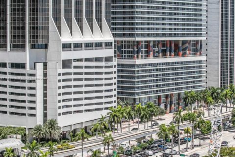 Condo in Miami, Florida, 2 bedrooms  № 1888763 - photo 6