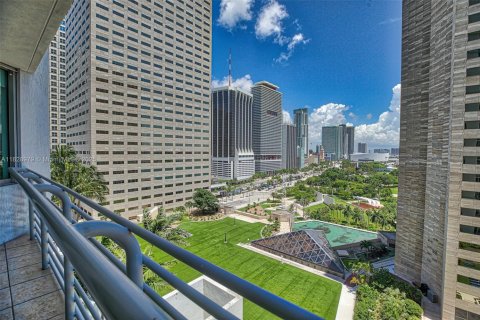Condo in Miami, Florida, 2 bedrooms  № 1888763 - photo 5