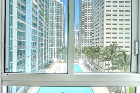 Condo in Miami, Florida, 2 bedrooms  № 1888763 - photo 14