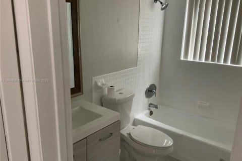 Villa ou maison à louer à Fort Lauderdale, Floride: 1 chambre, 72.93 m2 № 1931718 - photo 4