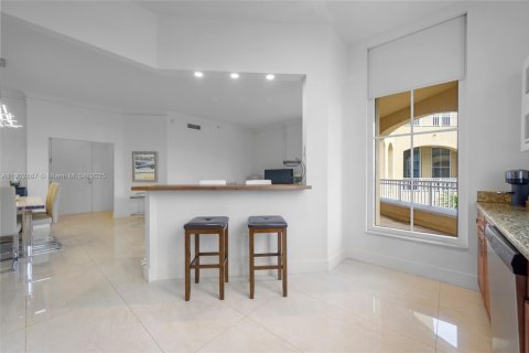 Condo in Aventura, Florida, 2 bedrooms  № 2015570 - photo 7