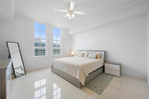 Condo in Aventura, Florida, 2 bedrooms  № 2015570 - photo 14