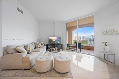 Condo in Aventura, Florida, 2 bedrooms  № 2015570 - photo 11