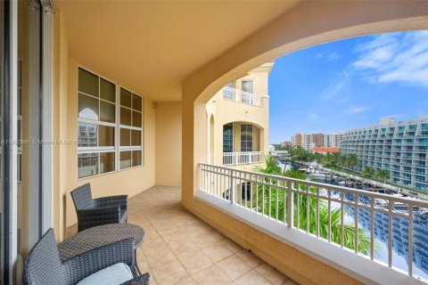 Condo in Aventura, Florida, 2 bedrooms  № 2015570 - photo 3