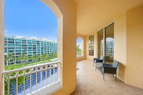Condo in Aventura, Florida, 2 bedrooms  № 2015570 - photo 2